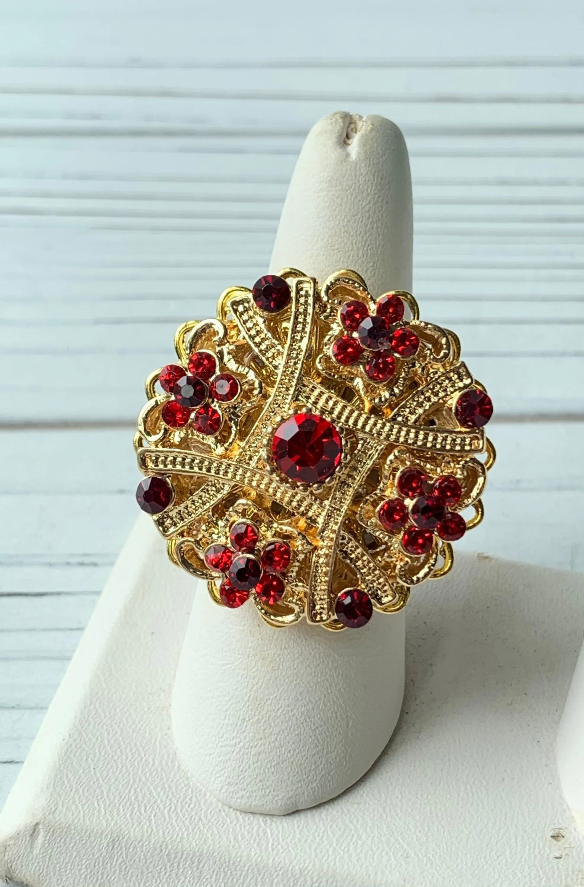 Mistletoe Holiday Cocktail Ring