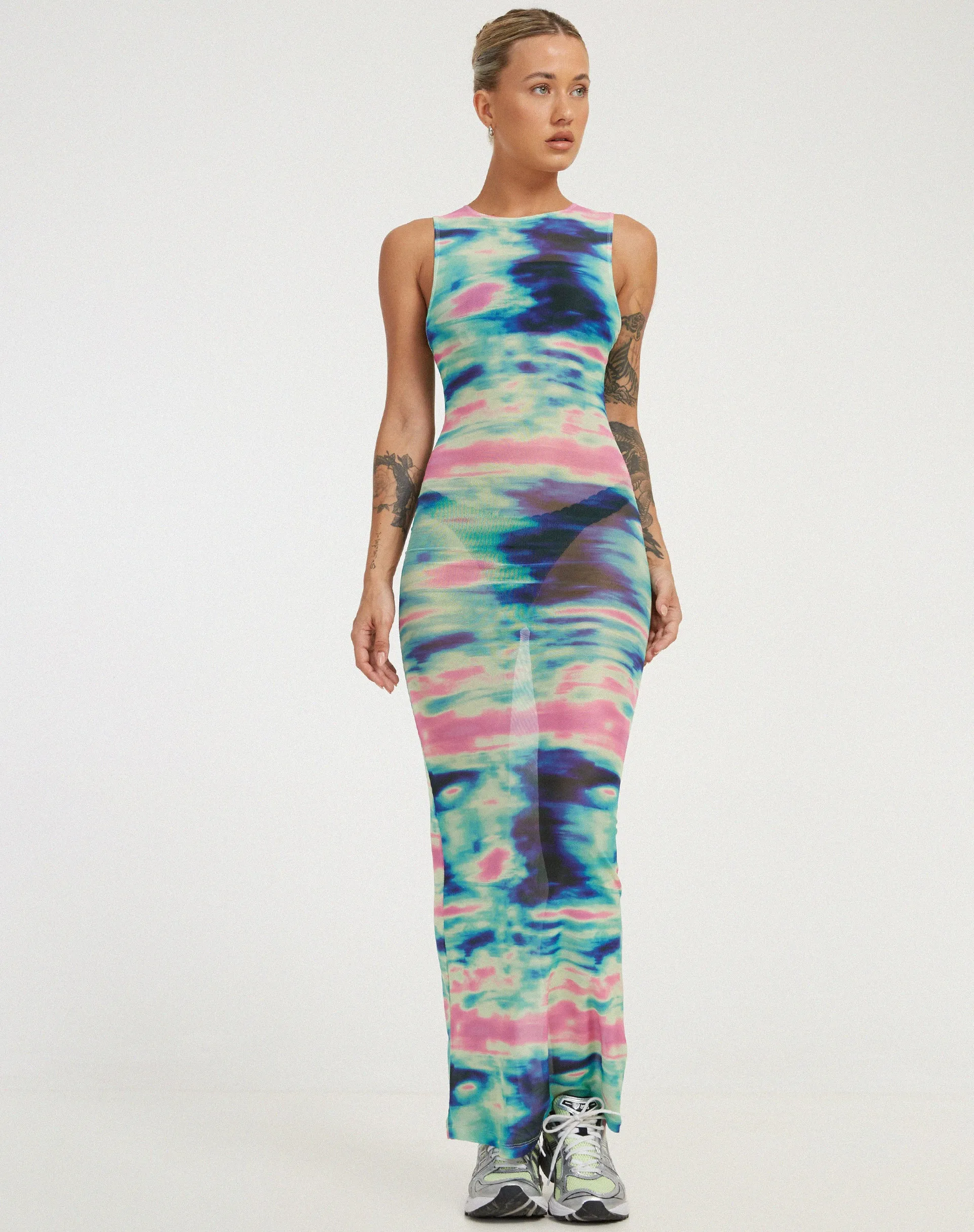 Roskila Maxi Dress in Multi Blur Orb Navy