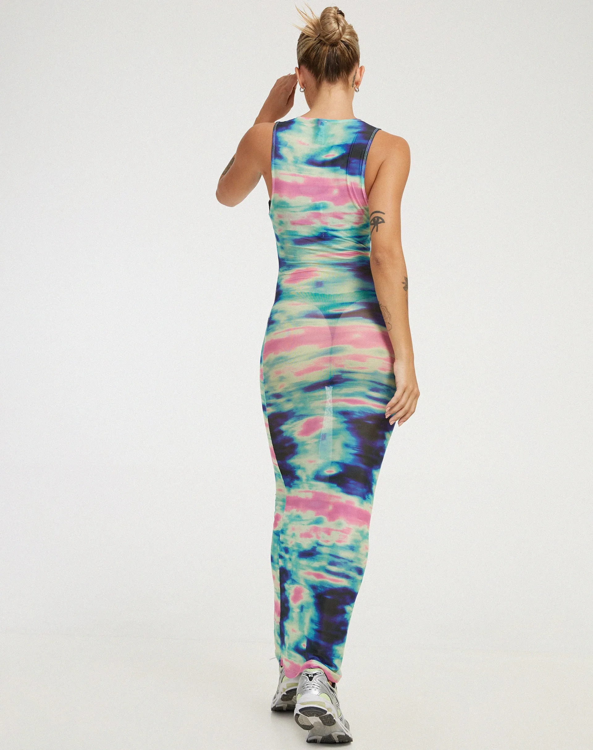 Roskila Maxi Dress in Multi Blur Orb Navy